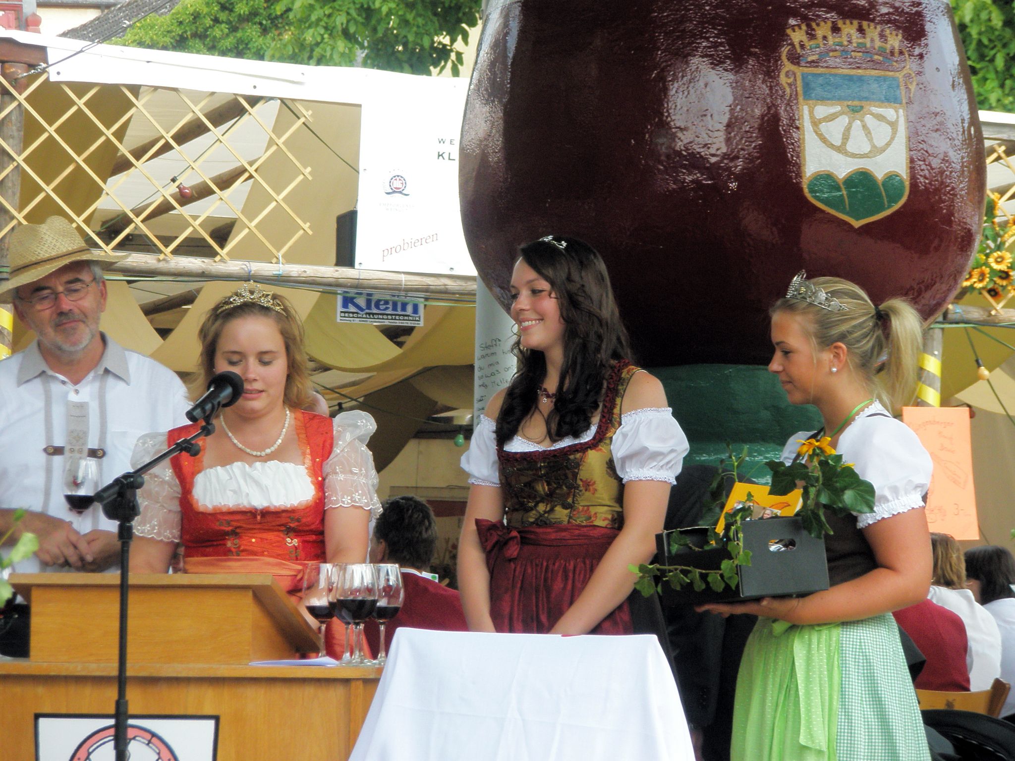 Winzerfesteröffnung und Krönung der Weinprinzessin Kathrin Ühlein
