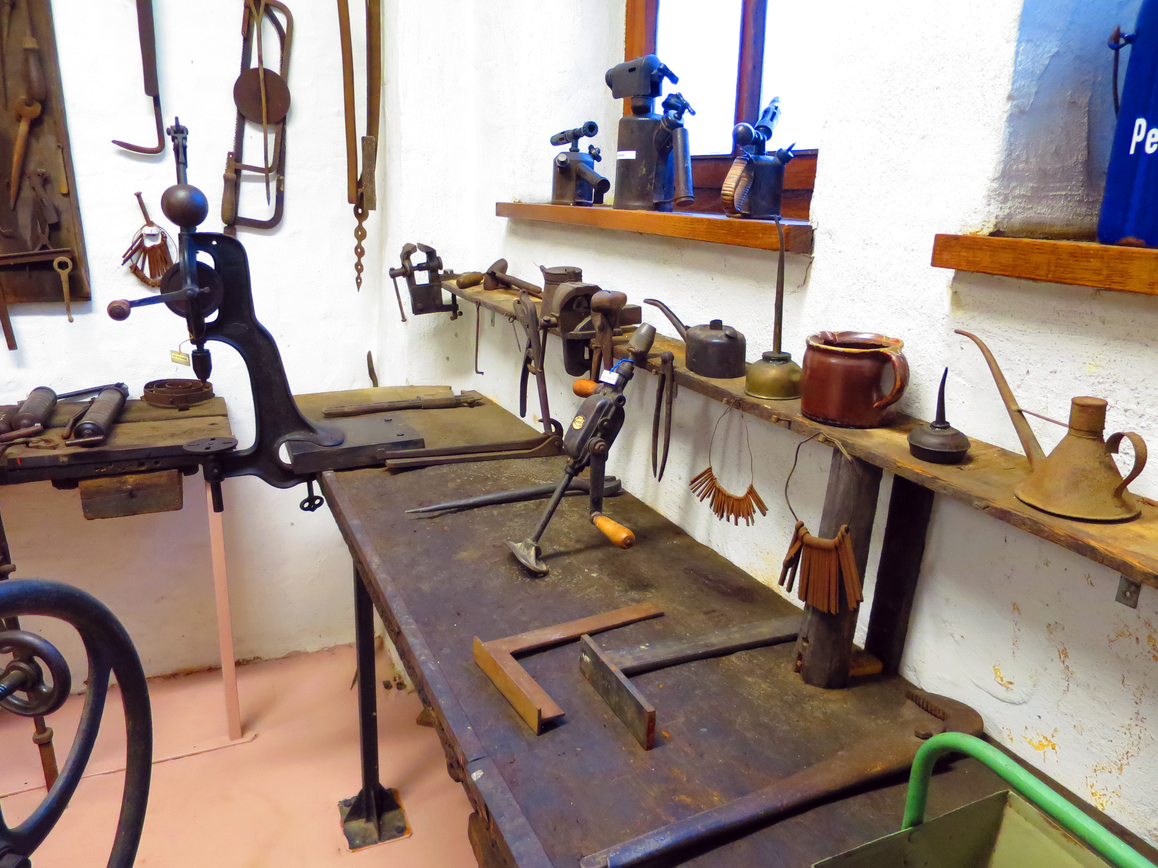 Schmiedewerkzeuge aus der alten Dorfschmiede Röllfeld