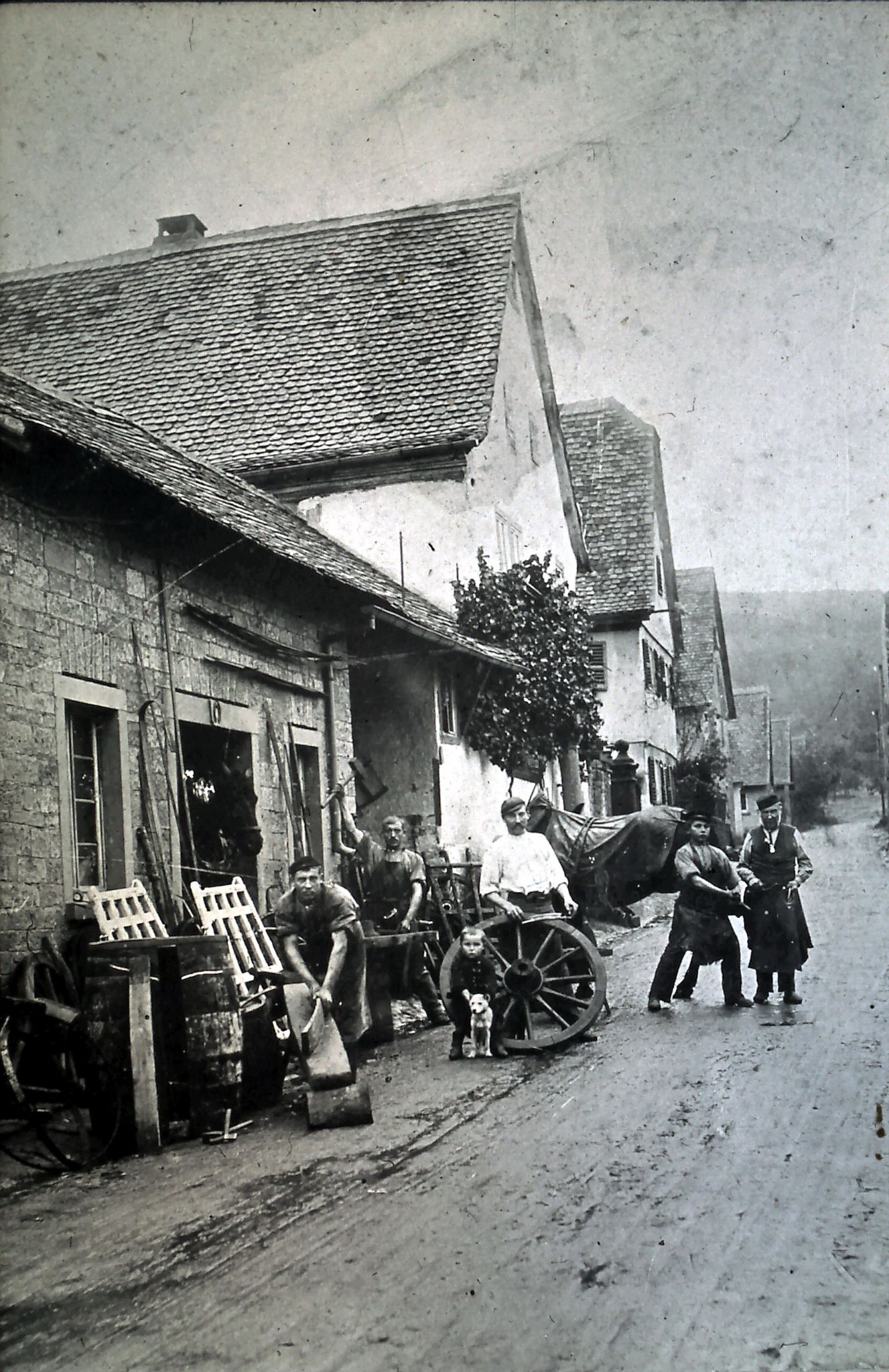 Die Küferei mit Schmiede in der Langgasse um 1920