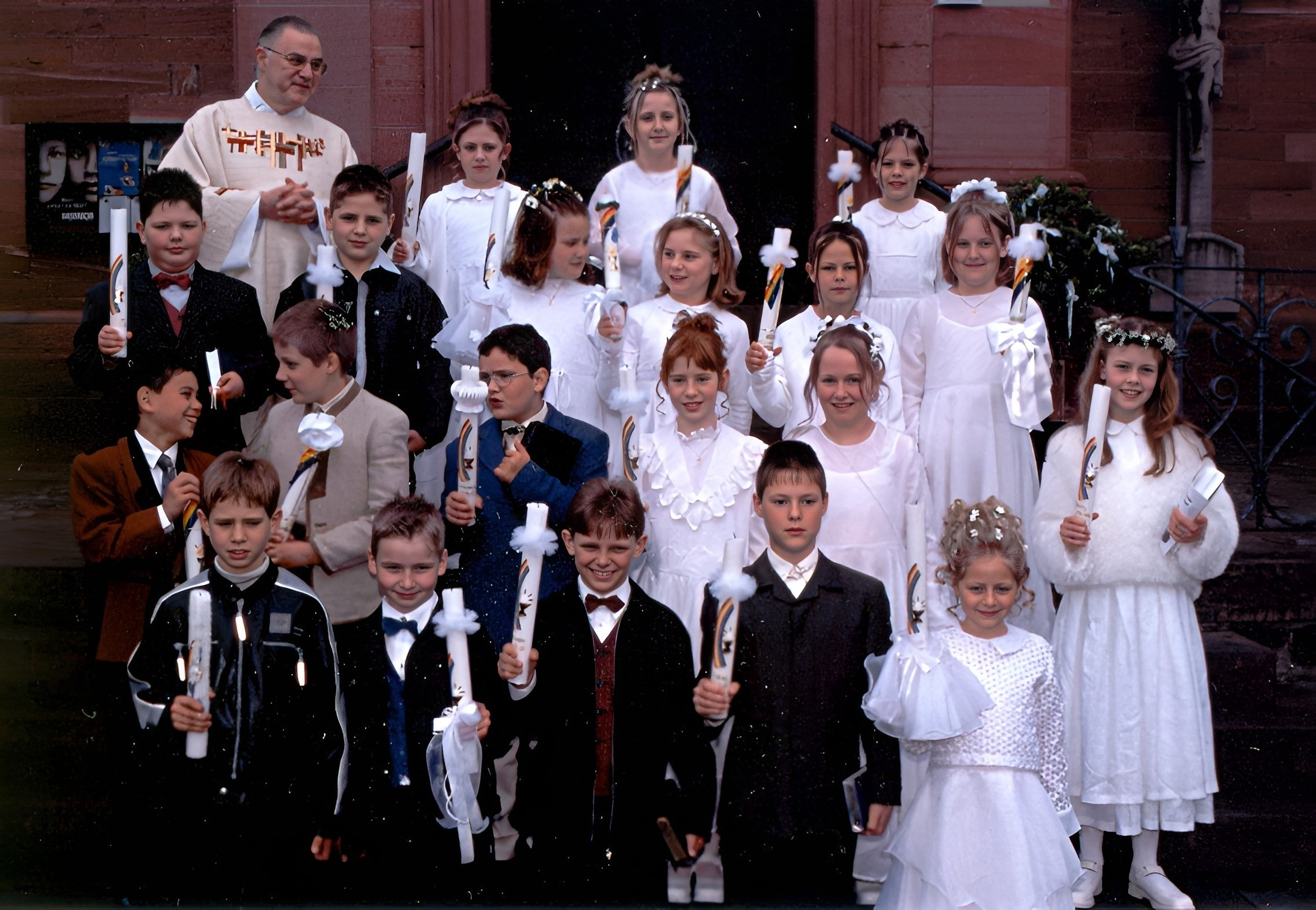 Gruppenfoto Erstkommunion 2003
