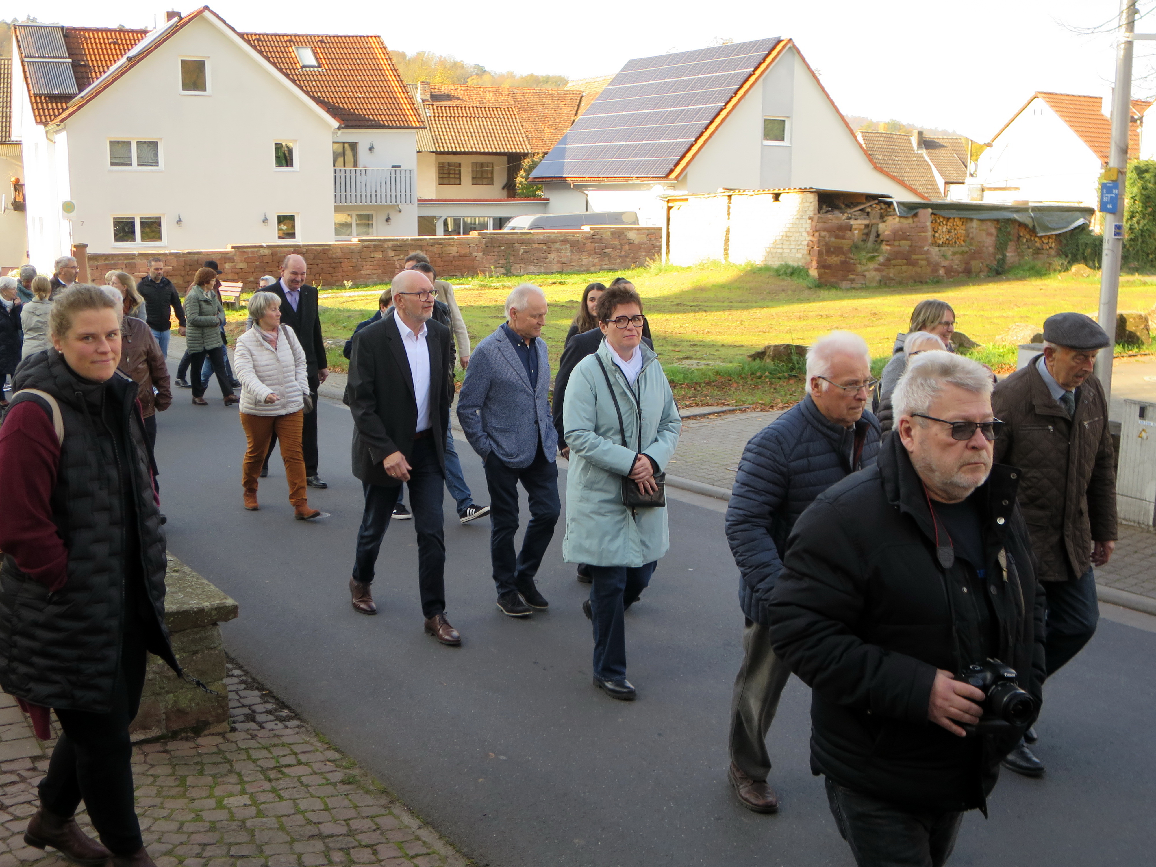 Festzug zur Jakob-Hemmelrath-Turnhalle