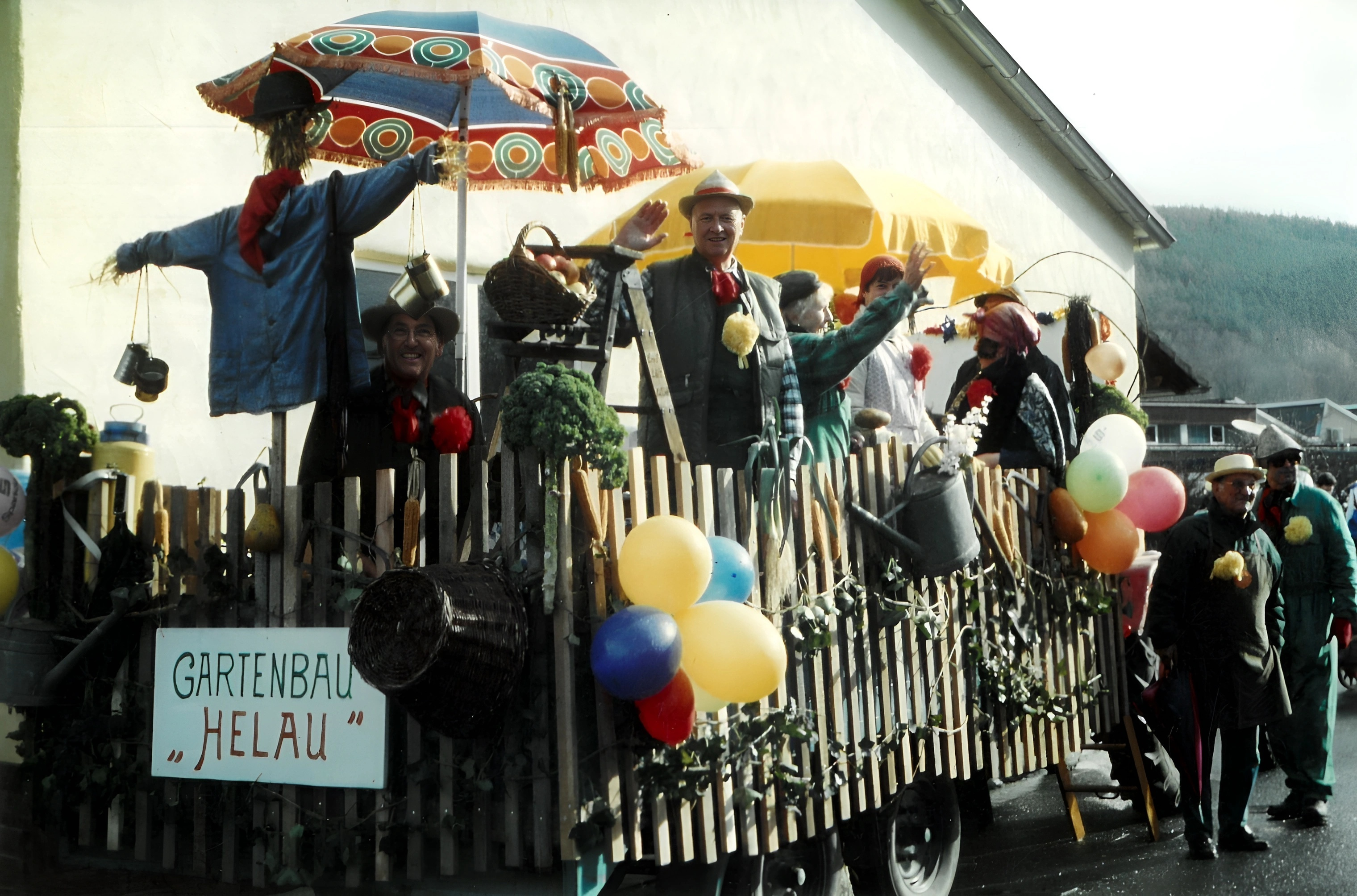 Festwagen des Gartenbauvereins an Fasching 2002
