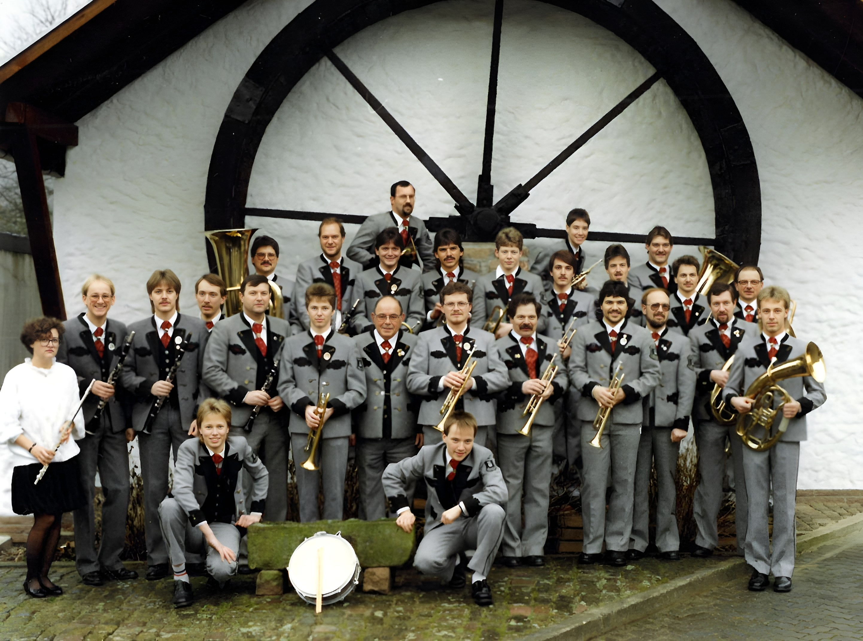 Gruppenfoto der Musikkapelle Röllfeld an der Renzmühle 1989