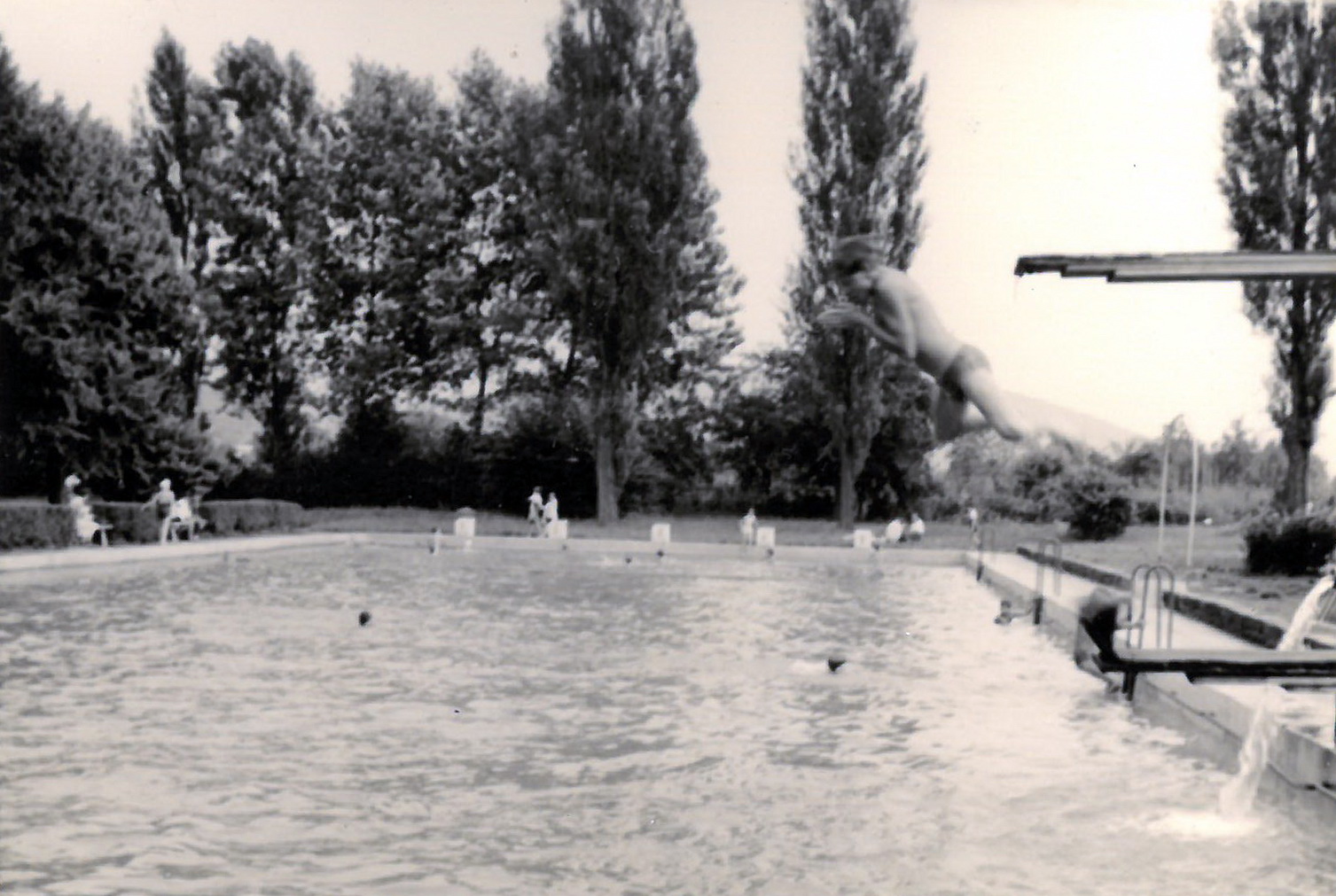 Schwimmbadbetrieb um 1962