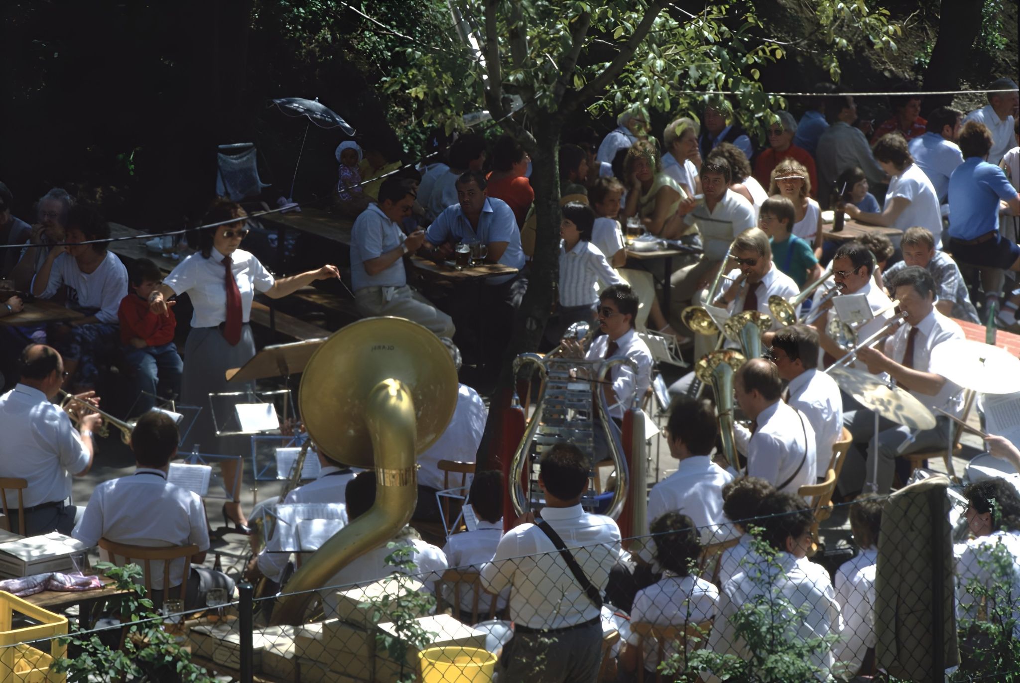 Festbetrieb im neu sanierten Freibad Trennfurt