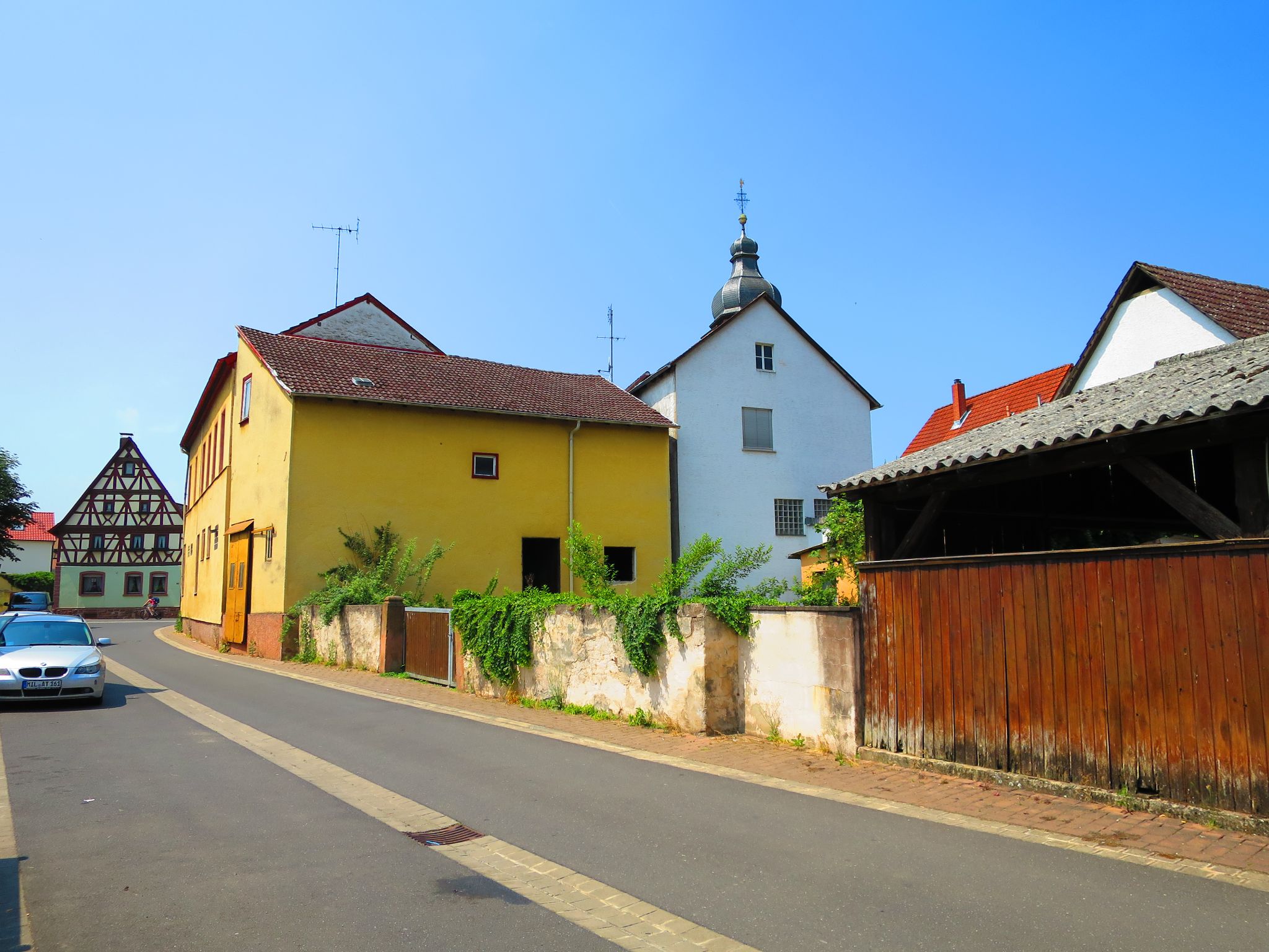 Hinter der Gaststätte zum Ross
