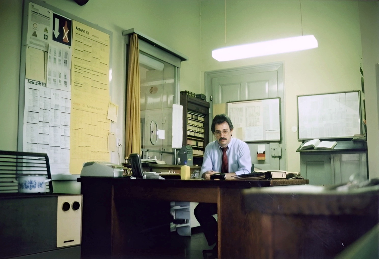 Bundesbahner im Bahnhof Klingenberg in den 1990er Jahren