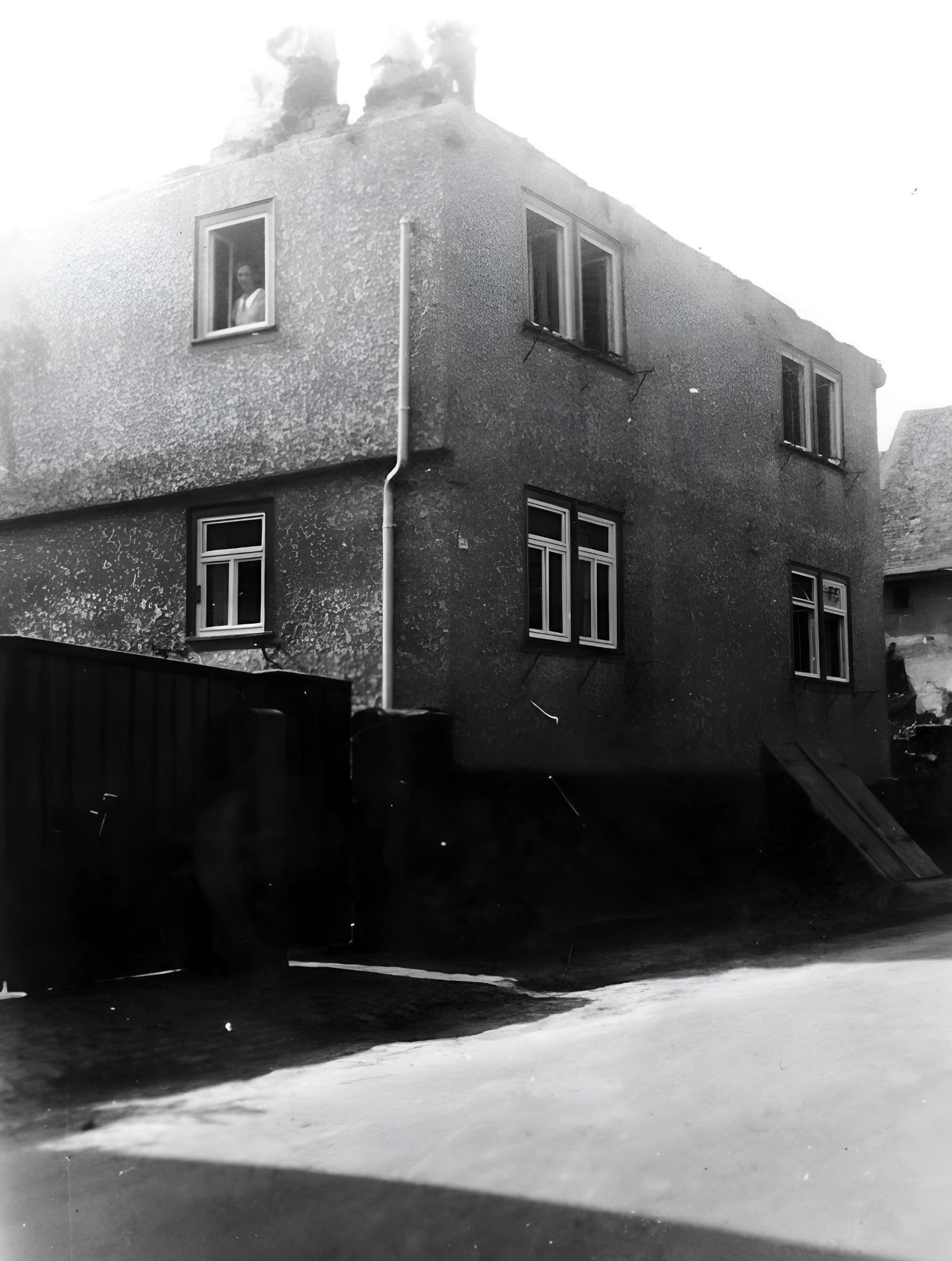 Die Trennfurter Straße 66 nach dem Brand 1936