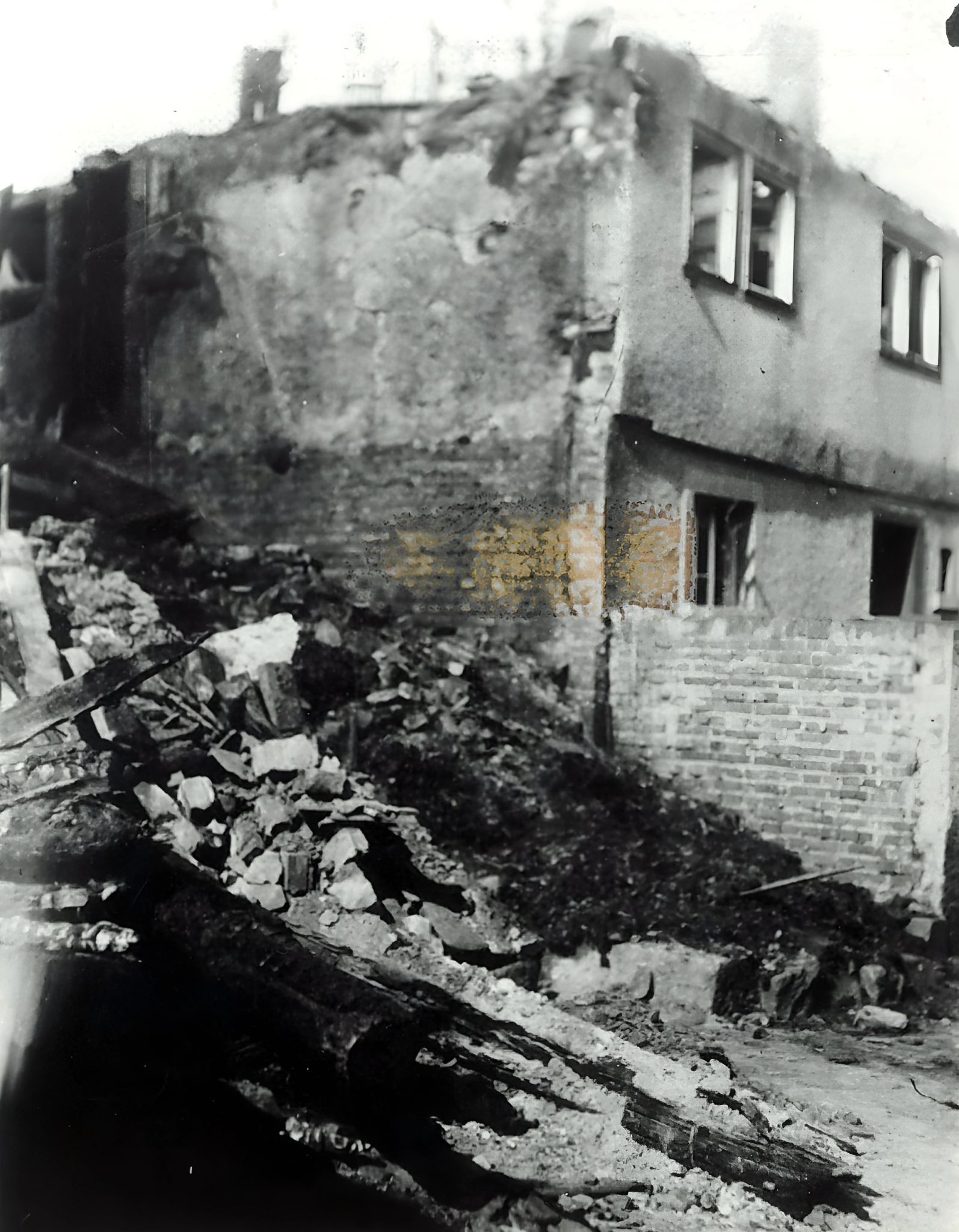 Die Trennfurter Straße 66 nach dem Brand 1936