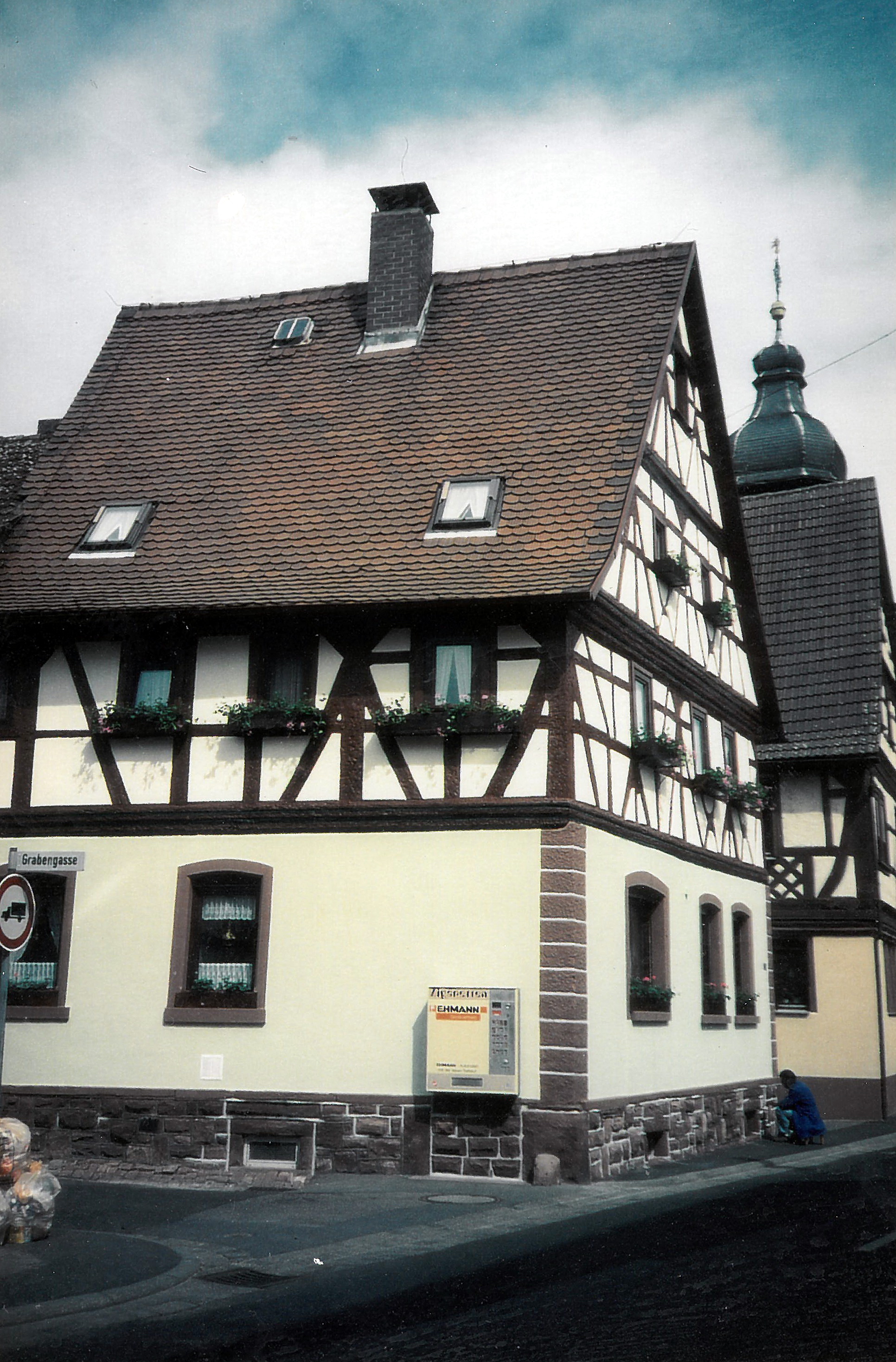 Die Trennfurter Straße 80 im Jahr 1999