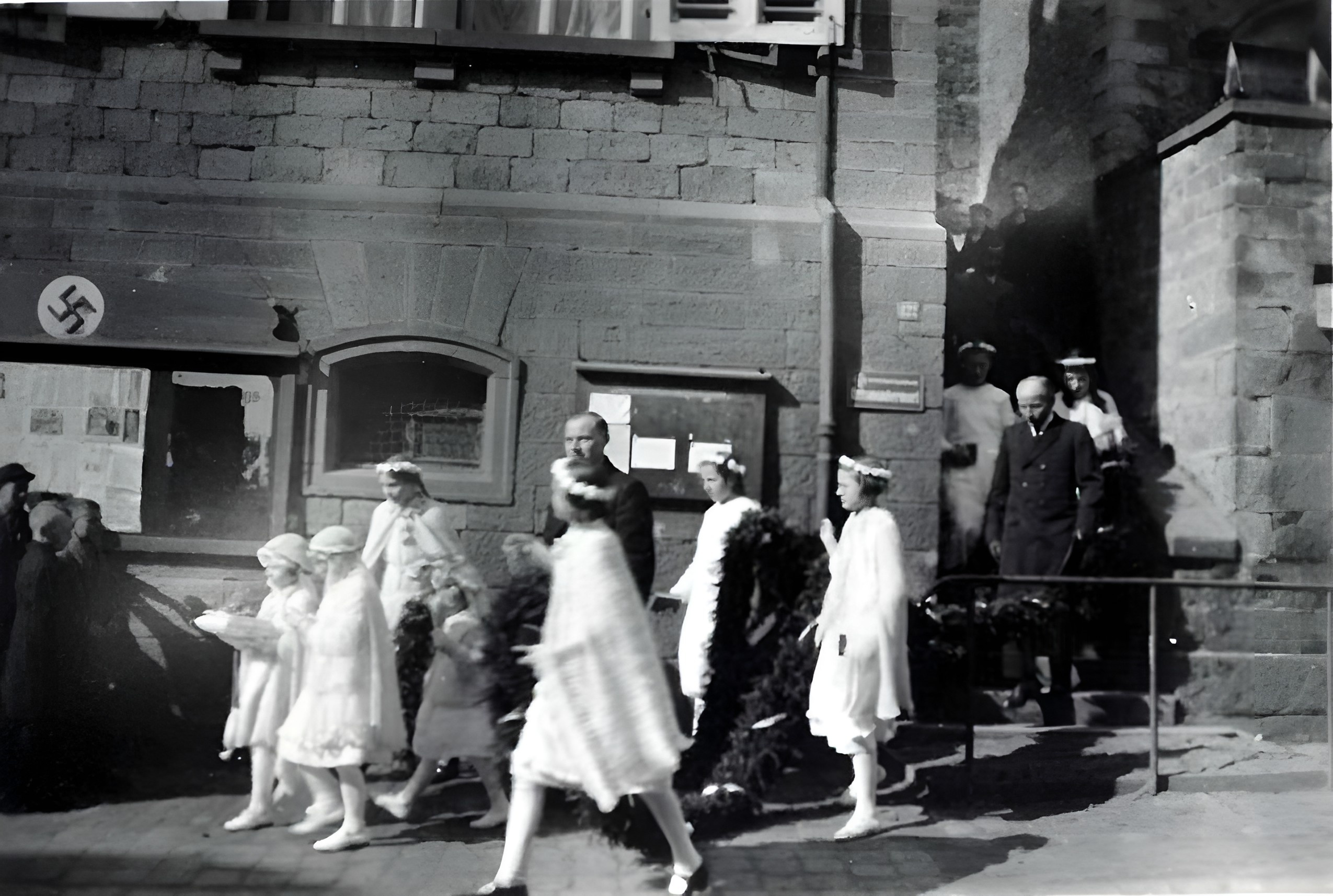 Kommunionkinder um 1940