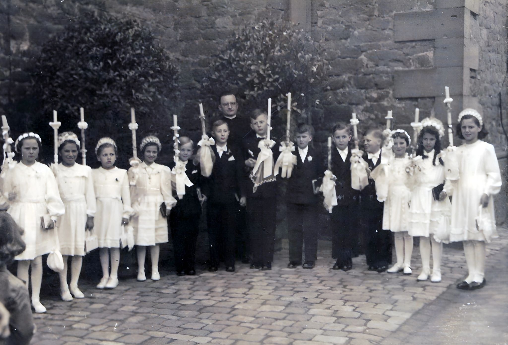 Gruppenfoto anl. Erstkommunion im Jahr 1954
