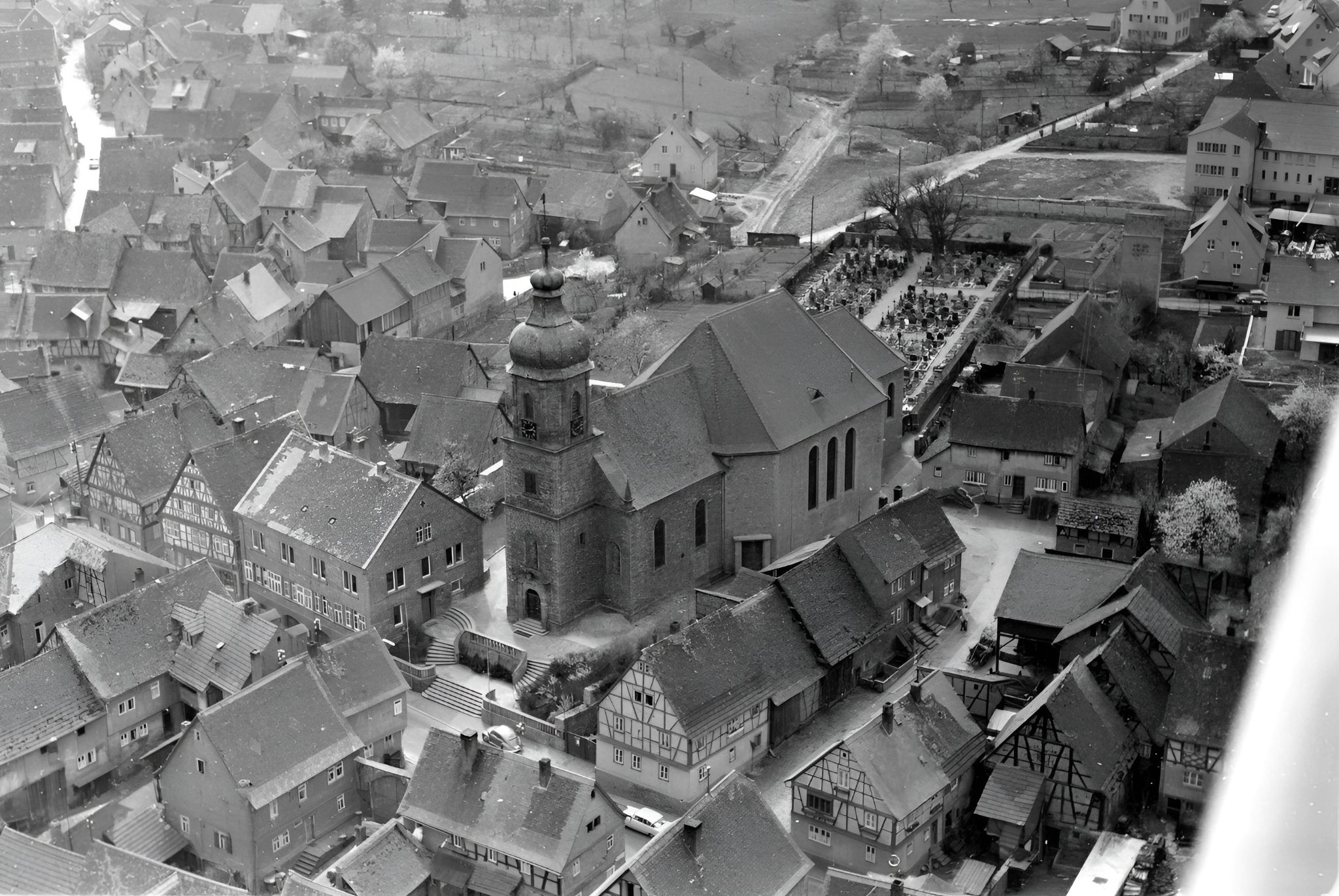 Die Pfarrkirche St. Maria Magdalena 1958