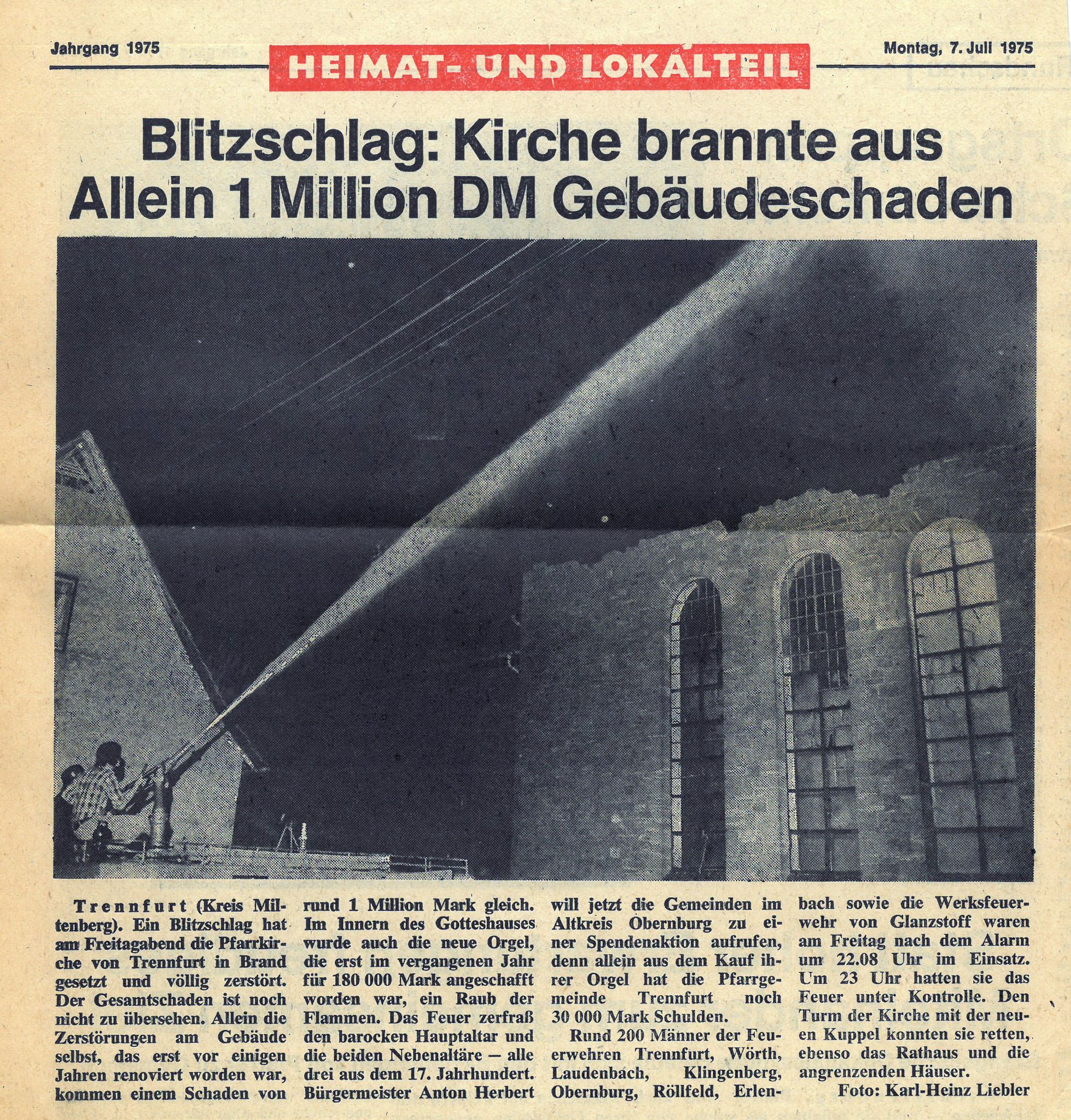 Zeitungsartikel zum Kirchenbrand der Pfarrkirche St. Maria Magdalena 1975