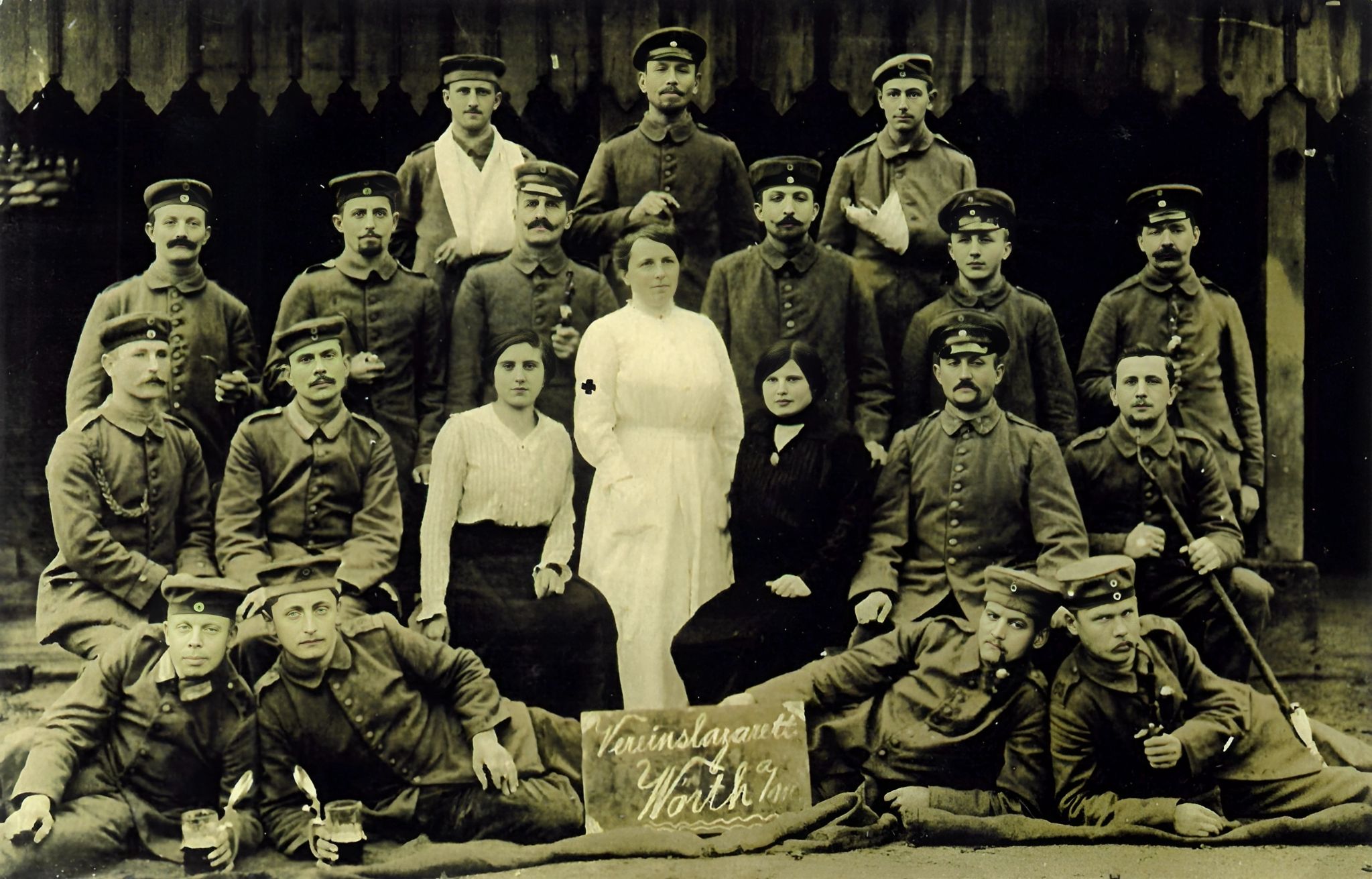Gruppenfoto "Vereinslazarett Wörth"