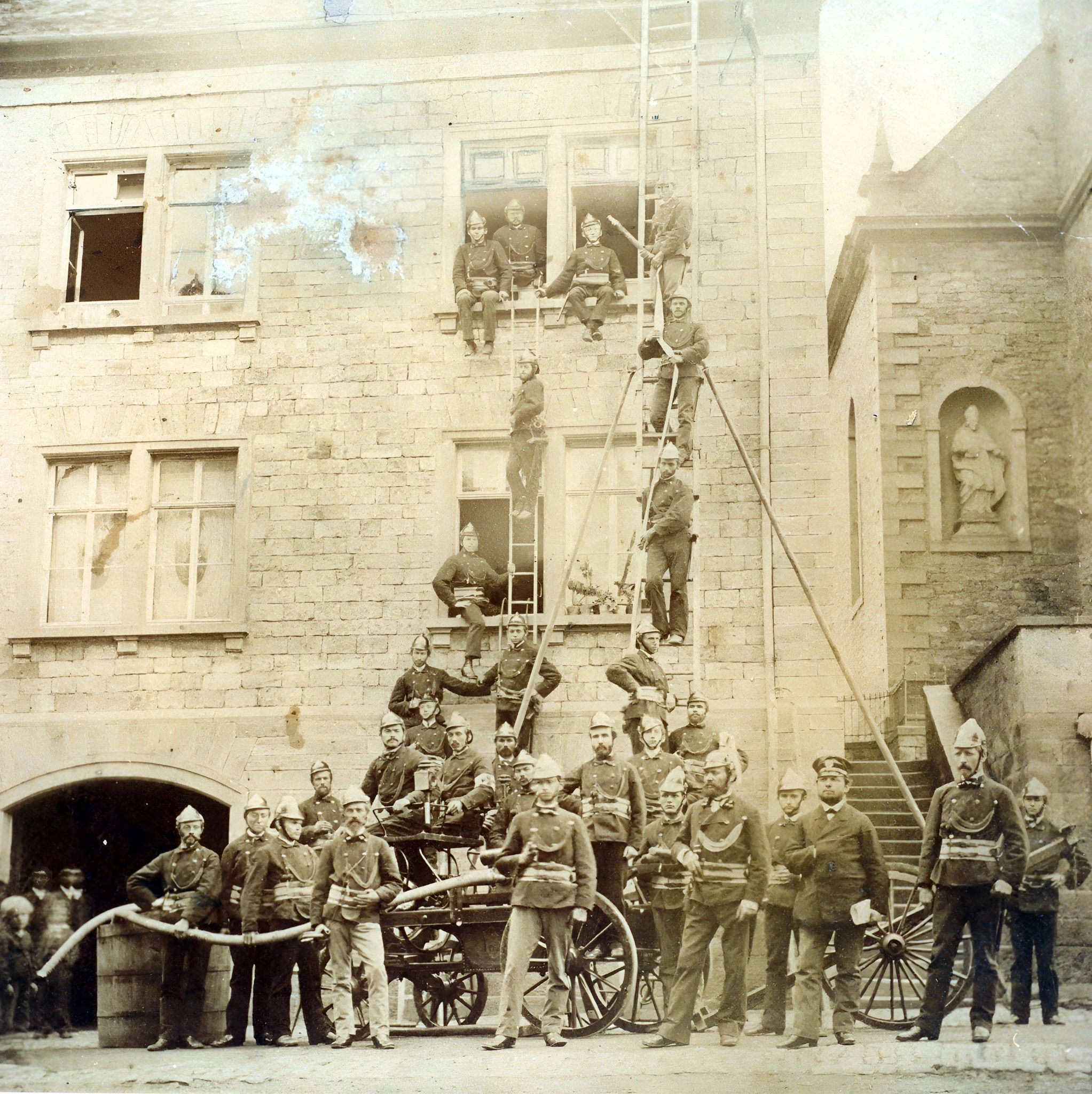 Feuerwehrübung um die Jahrhundertwende